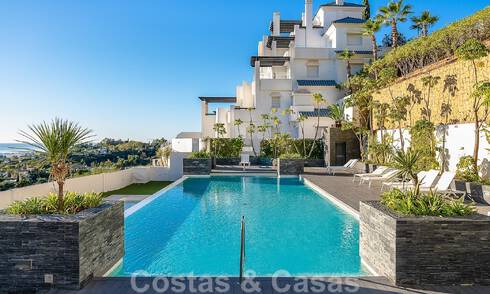 Amplio apartamento en venta con amplias terrazas y vistas panorámicas al mar en Benahavis - Marbella 50695