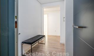 Amplio apartamento en venta con amplias terrazas y vistas panorámicas al mar en Benahavis - Marbella 50701 