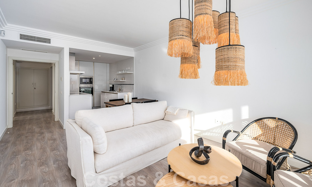 Amplio apartamento en venta con amplias terrazas y vistas panorámicas al mar en Benahavis - Marbella 50702