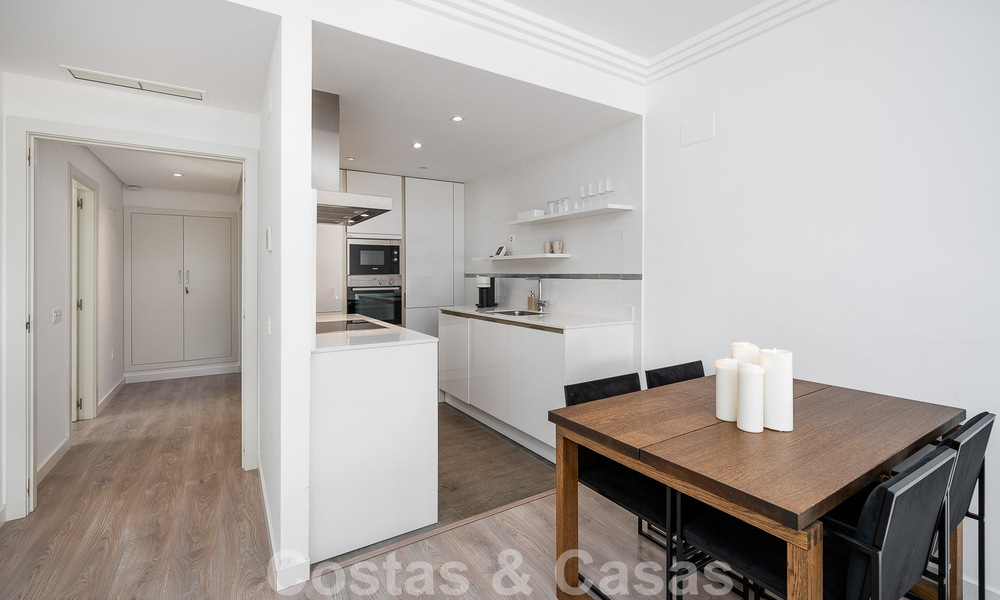 Amplio apartamento en venta con amplias terrazas y vistas panorámicas al mar en Benahavis - Marbella 50704