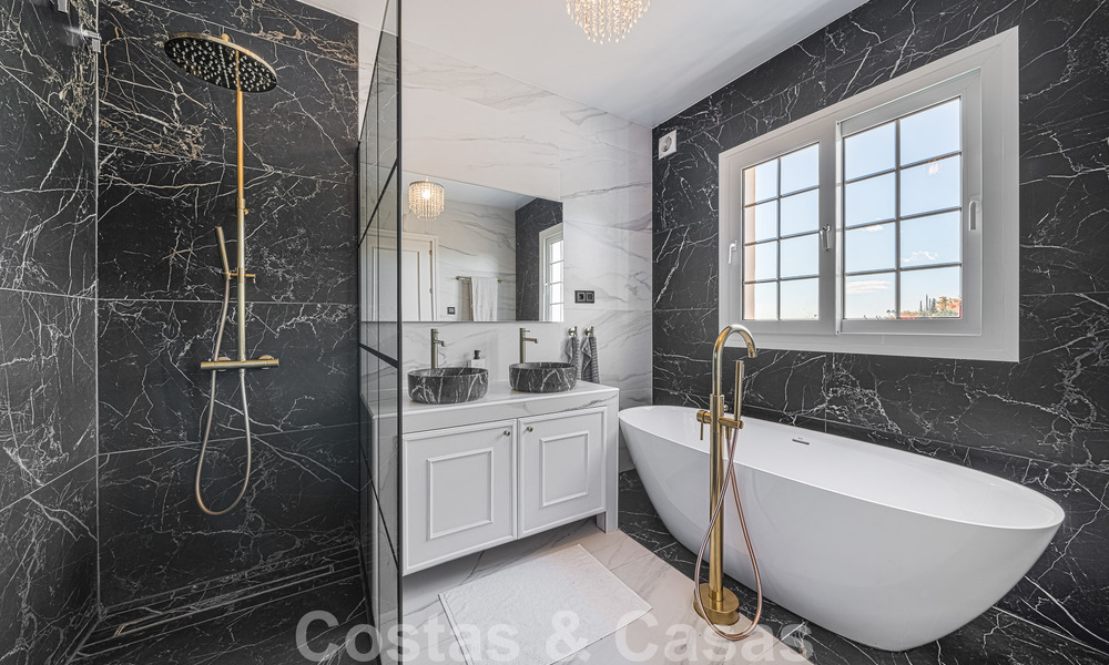 Villa recientemente renovada en venta, con vistas panorámicas al mar situada en la deseable Nueva Andalucia, Marbella 51348