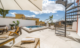 Villa recientemente renovada en venta, con vistas panorámicas al mar situada en la deseable Nueva Andalucia, Marbella 51353 