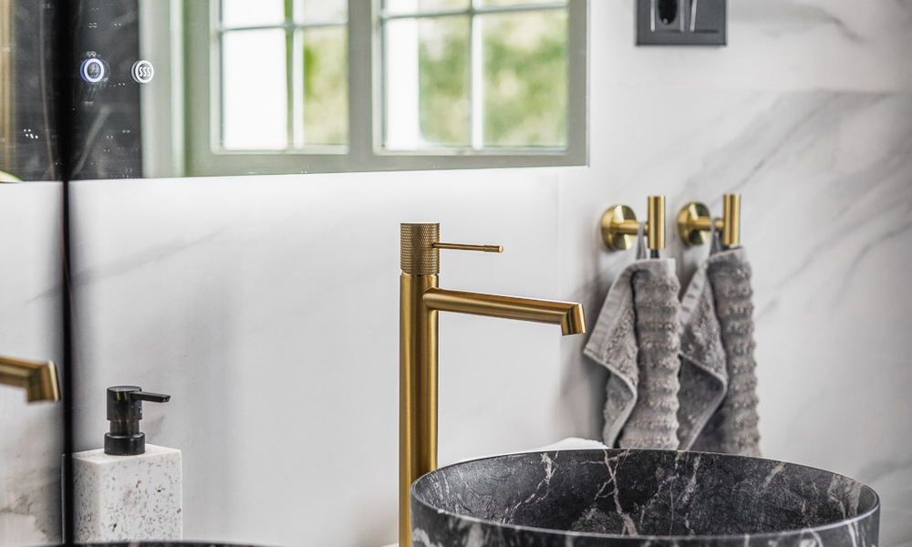 Villa recientemente renovada en venta, con vistas panorámicas al mar situada en la deseable Nueva Andalucia, Marbella 51359