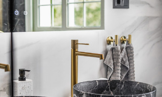 Villa recientemente renovada en venta, con vistas panorámicas al mar situada en la deseable Nueva Andalucia, Marbella 51359 