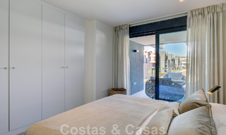 Se vende moderno apartamento de 3 dormitorios listo para entrar a vivir en un complejo de golf en la Nueva Milla de Oro, entre Marbella y Estepona 50790 