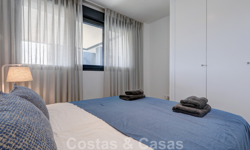 Se vende moderno apartamento de 3 dormitorios listo para entrar a vivir en un complejo de golf en la Nueva Milla de Oro, entre Marbella y Estepona 50799