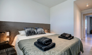 Se vende moderno apartamento de 3 dormitorios listo para entrar a vivir en un complejo de golf en la Nueva Milla de Oro, entre Marbella y Estepona 50802 