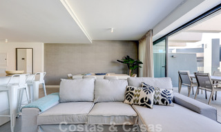 Se vende moderno apartamento de 3 dormitorios listo para entrar a vivir en un complejo de golf en la Nueva Milla de Oro, entre Marbella y Estepona 50812 