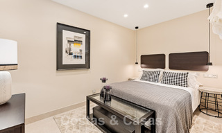 Amplio y elegante apartamento en venta en complejo cerrado en primera línea de playa con vistas al mar, en la Nueva Milla de Oro de Marbella - Estepona 51302 