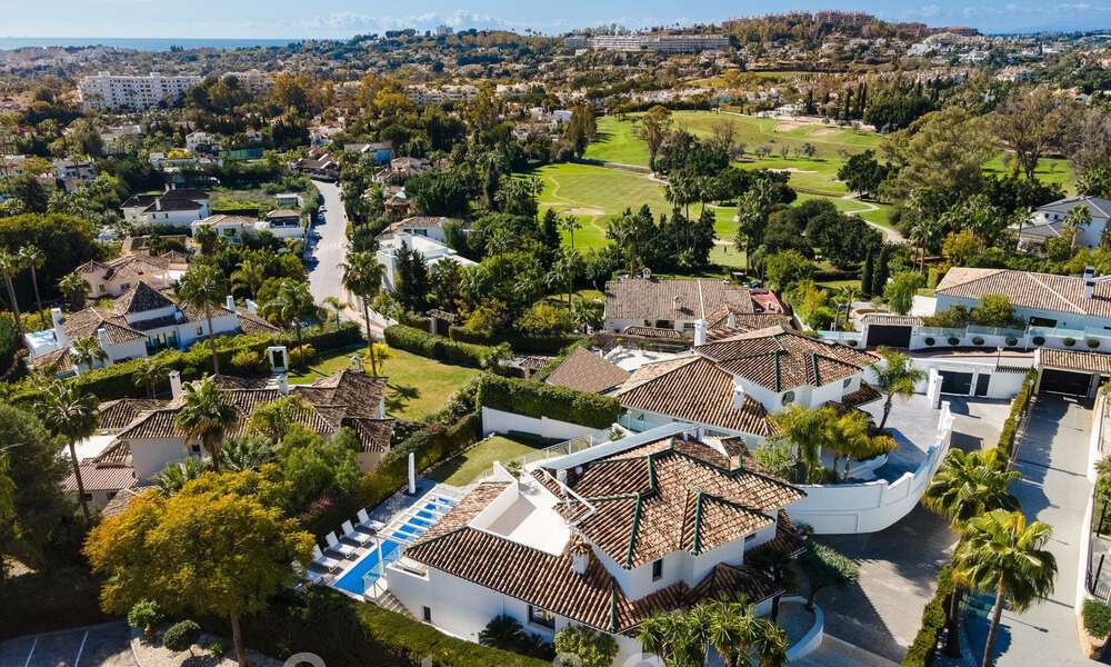 Villa de lujo en venta con arquitectura mediterránea contemporánea situada en el corazón del valle del golf de Nueva Andalucía en Marbella 51209