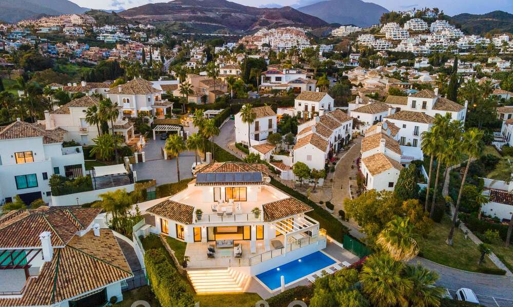 Villa de lujo en venta con arquitectura mediterránea contemporánea situada en el corazón del valle del golf de Nueva Andalucía en Marbella 51238