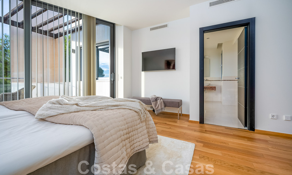 Amplia casa adosada en venta con espectaculares vistas al mar, en Sierra Blanca en la Milla de Oro de Marbella 51105