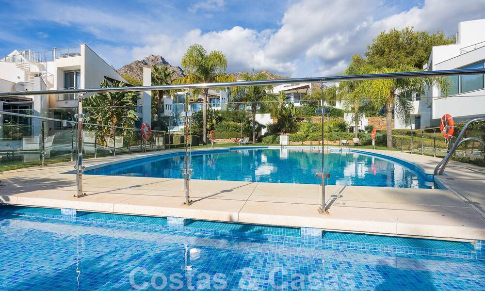 Amplia casa adosada en venta con espectaculares vistas al mar, en Sierra Blanca en la Milla de Oro de Marbella 51116