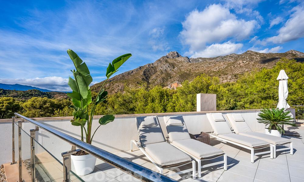 Amplia casa adosada en venta con espectaculares vistas al mar, en Sierra Blanca en la Milla de Oro de Marbella 51126