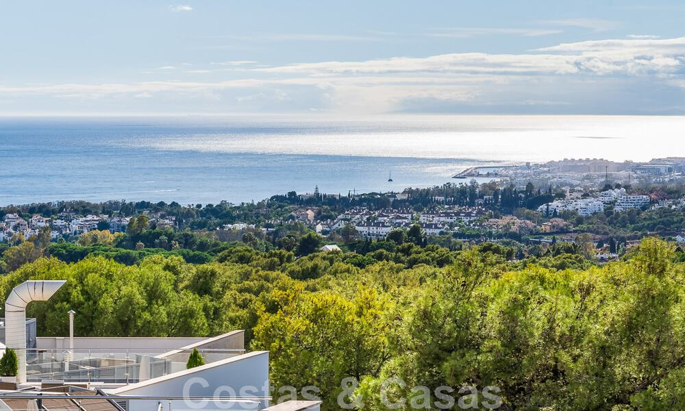 Amplia casa adosada en venta con espectaculares vistas al mar, en Sierra Blanca en la Milla de Oro de Marbella 51128