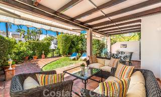 Apartamento de 3 dormitorios en venta en complejo cerrado a pocos metros de la playa en San Pedro, Marbella 51168 