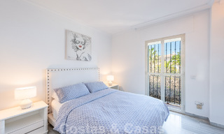 Apartamento de 3 dormitorios en venta en complejo cerrado a pocos metros de la playa en San Pedro, Marbella 51177 