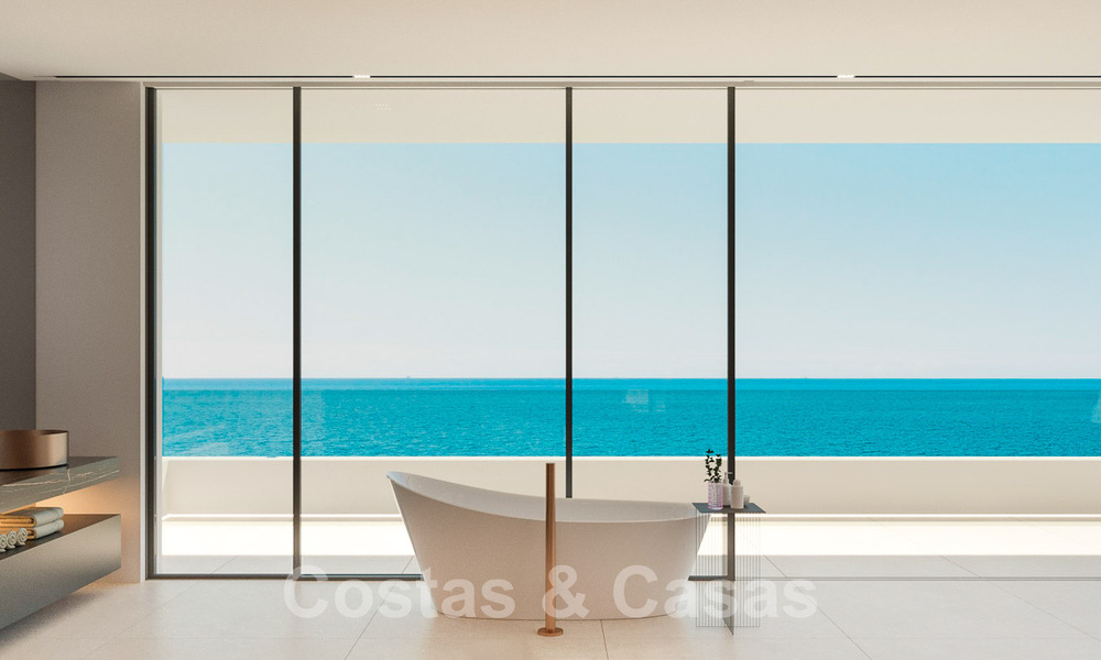 Exclusiva villa de diseño en venta en primera línea de playa con preciosas vistas al mar en la Nueva Milla de Oro entre Marbella y Estepona 51187