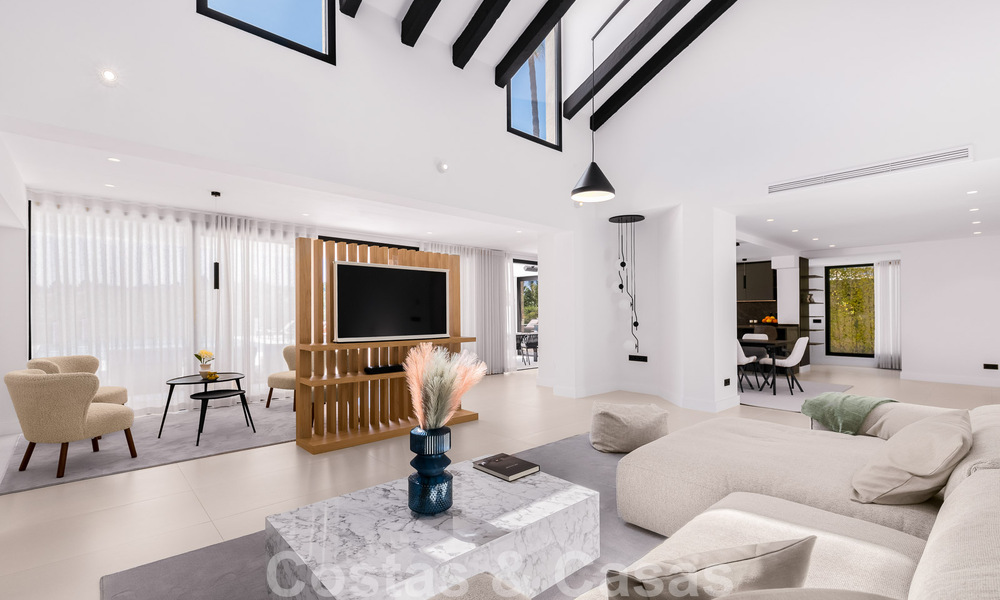 Villa de lujo lista para entrar a vivir en venta junto al campo de golf Las Brisas, en una urbanización cerrada en el valle del golf de Nueva Andalucía, Marbella 51441