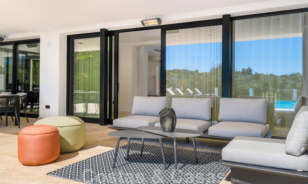 Villa de lujo lista para entrar a vivir en venta junto al campo de golf Las Brisas, en una urbanización cerrada en el valle del golf de Nueva Andalucía, Marbella 51447