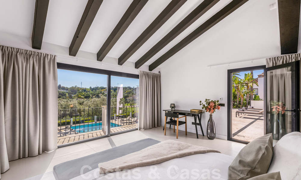 Villa de lujo lista para entrar a vivir en venta junto al campo de golf Las Brisas, en una urbanización cerrada en el valle del golf de Nueva Andalucía, Marbella 51454