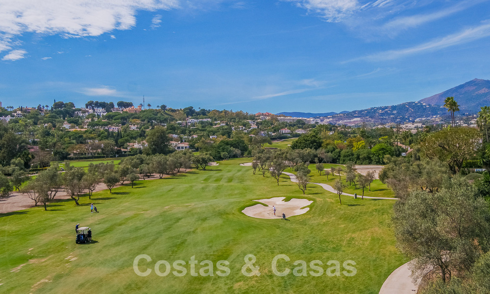 Villa de lujo lista para entrar a vivir en venta junto al campo de golf Las Brisas, en una urbanización cerrada en el valle del golf de Nueva Andalucía, Marbella 52082
