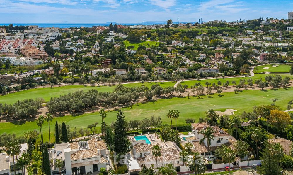 Villa de lujo lista para entrar a vivir en venta junto al campo de golf Las Brisas, en una urbanización cerrada en el valle del golf de Nueva Andalucía, Marbella 52084