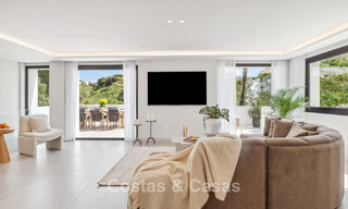 Nueva villa de lujo en venta con un estilo arquitectónico contemporáneo situada en una comunidad segura de Nueva Andalucia, Marbella 782513 