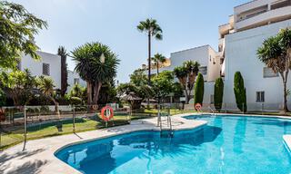 Apartamento totalmente reformado en venta, con gran terraza, a poca distancia de los servicios e incluso Puerto Banús, Marbella 51472 