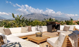 Apartamento totalmente reformado en venta, con gran terraza, a poca distancia de los servicios e incluso Puerto Banús, Marbella 51476 