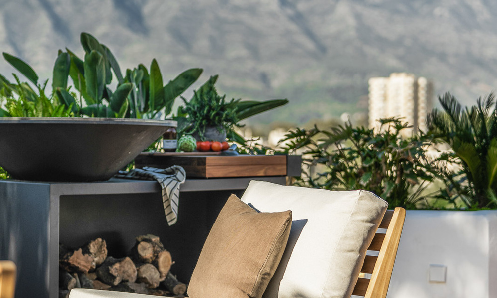 Apartamento totalmente reformado en venta, con gran terraza, a poca distancia de los servicios e incluso Puerto Banús, Marbella 51489