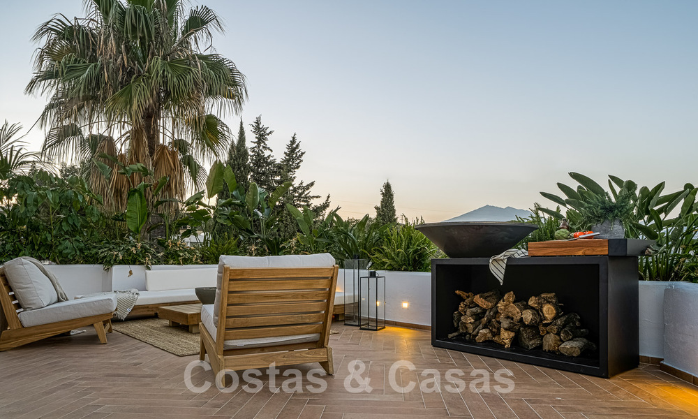 Apartamento totalmente reformado en venta, con gran terraza, a poca distancia de los servicios e incluso Puerto Banús, Marbella 51491