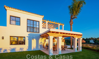 Sublime villa mediterránea de lujo con alojamiento para invitados e impresionantes vistas al mar en venta en El Madroñal, Marbella - Benahavis 51537 
