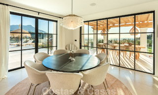 Sublime villa mediterránea de lujo con alojamiento para invitados e impresionantes vistas al mar en venta en El Madroñal, Marbella - Benahavis 51541 