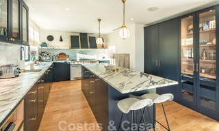 Sublime villa mediterránea de lujo con alojamiento para invitados e impresionantes vistas al mar en venta en El Madroñal, Marbella - Benahavis 51542 