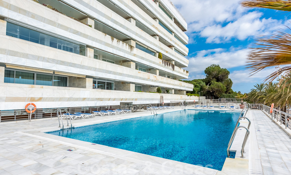 Apartamento de lujo en un exclusivo complejo de playa en la Milla de Oro a poco distancia del centro de Marbella 51609
