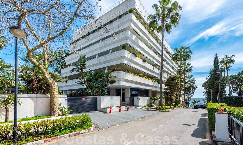 Apartamento de lujo en un exclusivo complejo de playa en la Milla de Oro a poco distancia del centro de Marbella 51610