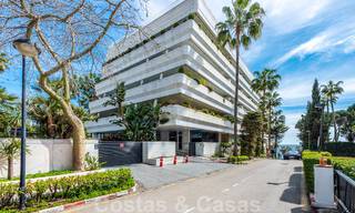 Apartamento de lujo en un exclusivo complejo de playa en la Milla de Oro a poco distancia del centro de Marbella 51610 