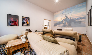 Lujosa villa andaluza con vistas parciales al mar en venta, al este de Marbella centro 52407 