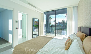 Villa de lujo en venta lista para entrar a vivir con vistas al mar en un complejo de golf cerca del centro de Estepona 52479 