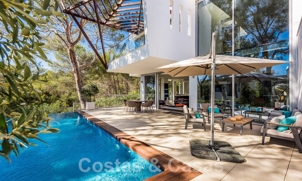Espaciosa casa adosada de diseño contemporáneo en venta en Sierra Blanca en la Milla de Oro de Marbella 52563