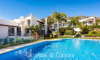 Espaciosa casa adosada de diseño contemporáneo en venta en Sierra Blanca en la Milla de Oro de Marbella 52570 