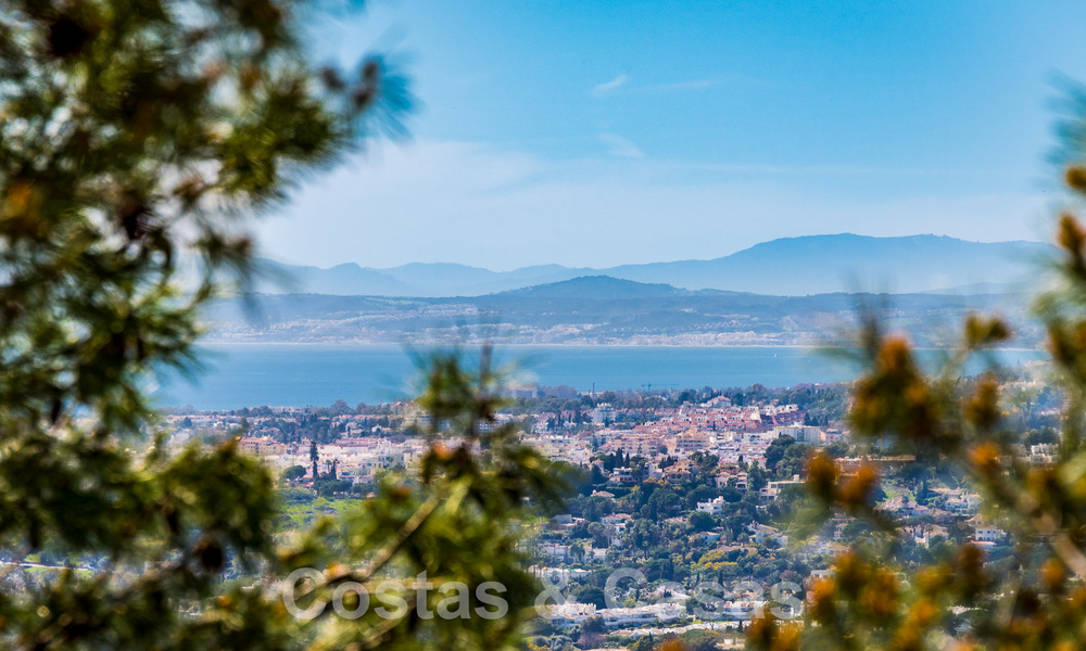 Espaciosa casa adosada de diseño contemporáneo en venta en Sierra Blanca en la Milla de Oro de Marbella 52571