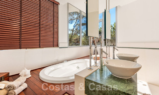 Espaciosa casa adosada de diseño contemporáneo en venta en Sierra Blanca en la Milla de Oro de Marbella 52580 