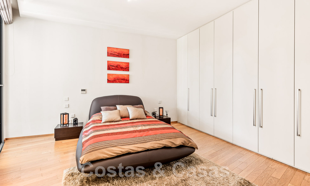 Espaciosa casa adosada de diseño contemporáneo en venta en Sierra Blanca en la Milla de Oro de Marbella 52586