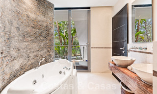 Espaciosa casa adosada de diseño contemporáneo en venta en Sierra Blanca en la Milla de Oro de Marbella 52588 