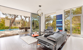 Espaciosa casa adosada de diseño contemporáneo en venta en Sierra Blanca en la Milla de Oro de Marbella 52597 