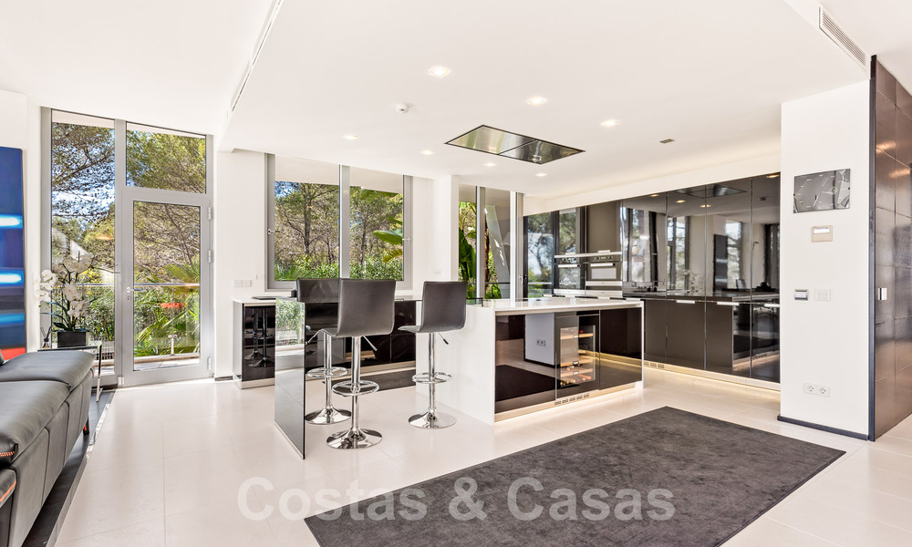 Espaciosa casa adosada de diseño contemporáneo en venta en Sierra Blanca en la Milla de Oro de Marbella 52598