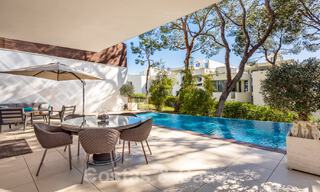 Espaciosa casa adosada de diseño contemporáneo en venta en Sierra Blanca en la Milla de Oro de Marbella 52603 