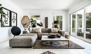 Lujosa villa en venta de estilo arquitectónico andaluz al este de Marbella centro, a un paso de las dunas y la playa 52647 